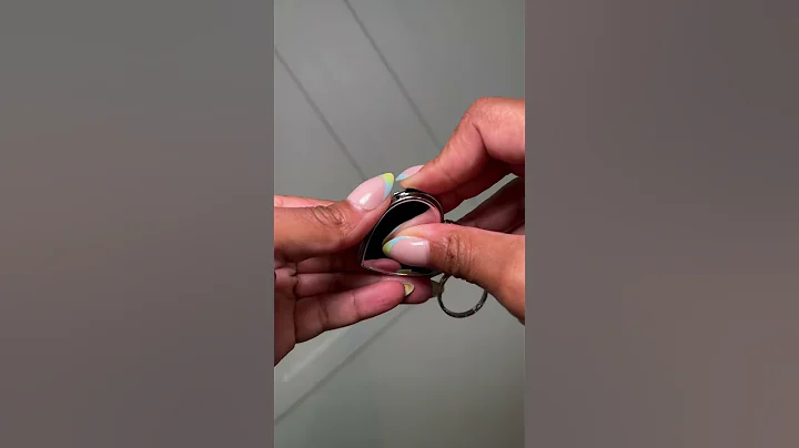 Mini heart mirror keychains now available pookies! 💕 #shopdaisie #compactmirror #cuteaccessories