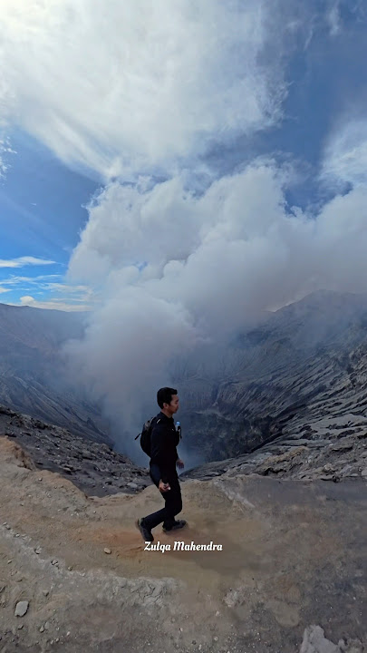 WALKING TO MOUNT BROMO WITHOUT A JEEP - Insta360 X4 Camera #climber #climbing #climbing