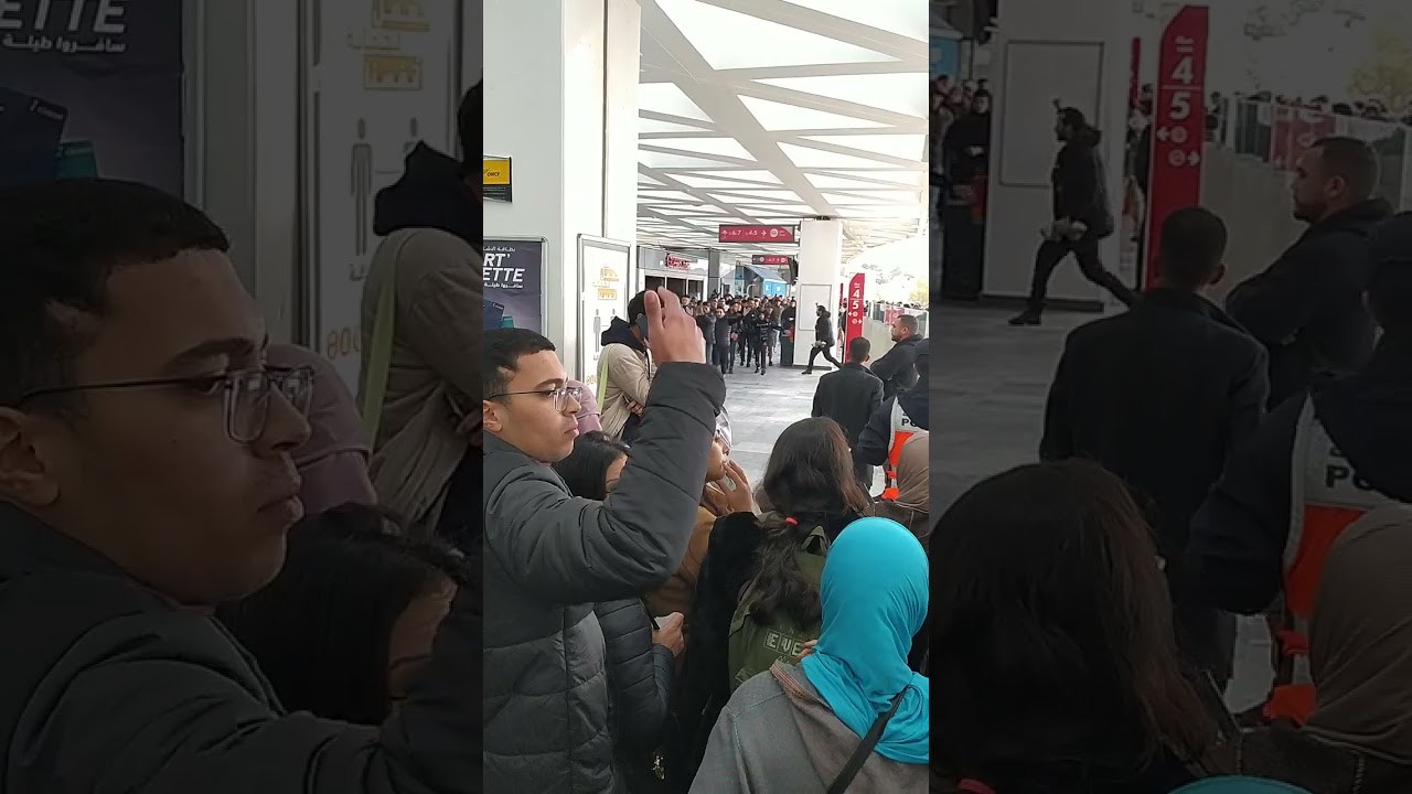 لحضة ولوج جمهور الجيش الملكي محطة القنيطرة لحضور مقابلة فريقه مع المولودية الوجدية بملعب القنيطرة