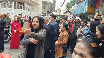 Cây có gốc mới nở cành xanh ngọn.