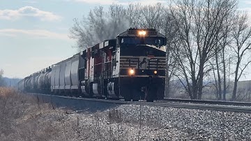 Very fast BNSF Manifest train w/ NS Dash 9 leading! BNSF Transcon: Marceline sub..3/26/25
