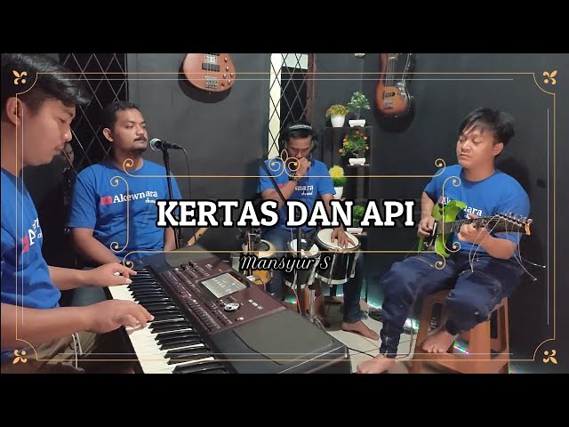 KERTAS DAN API KARAOKE NADA COWOK class=