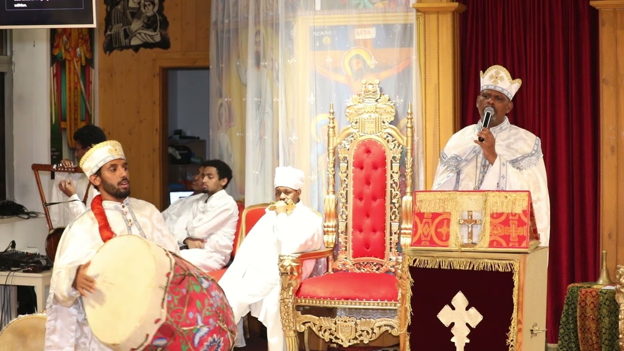 መልአከ ብሥራት ቀሲስ አብርሃም ዲበኲሉ ሰባኬ ወንጌልና ዘማሪ  ሰውን ምንኛ ወደደው  5