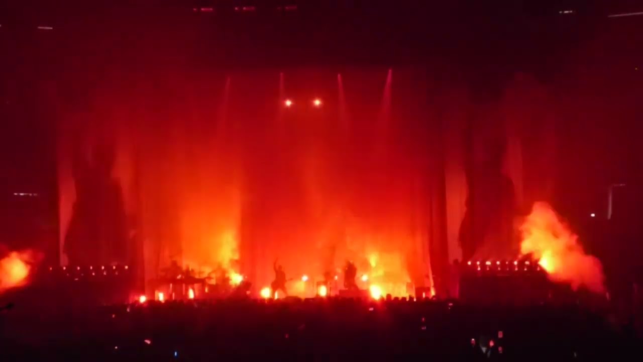 Nine Inch Nails - Gave Up - Live in St. Louis 2026