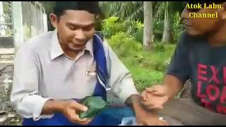 Aksi Dua Bapak Ini Beli Tiwul atau Getuk Dan Sami Mawon