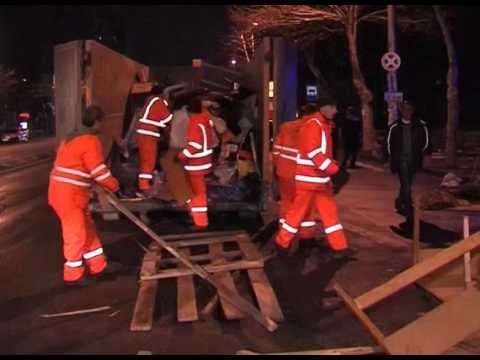 03.04.17. დინამოს მიმდებარე ტერიტორიიდან უნებართვო კონსტრუქციები აღებულია