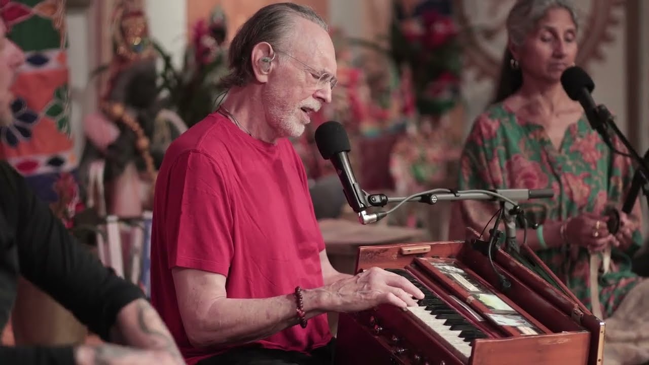 Дыхание преданности | Кришна Дас в прямом эфире 🕉️