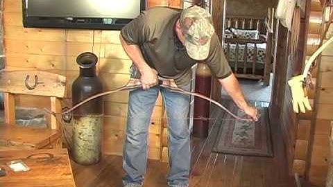 Stringing the Recurve Bow