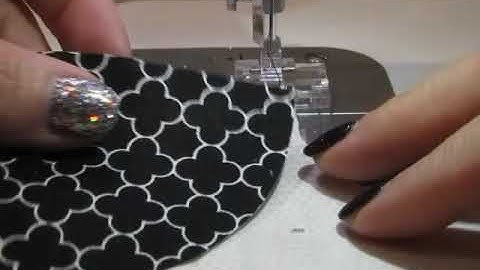 Using the Curve Master presser foot