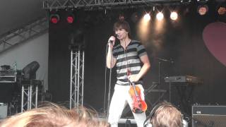 Alexander Rybak, Roll with the wind, Sommerfesten på Giske 2011, 30.7