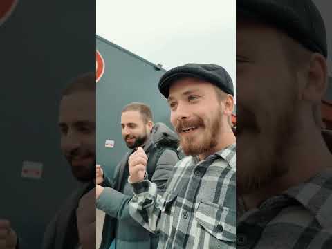 اذا شربت من النافوره بتتحقق كل امانيك