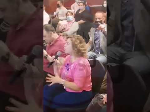 الهام شاهين تحرج خالد الصاوي انا بحب دورك في عمارة يعقوبيان وانت اديته بمعلمة