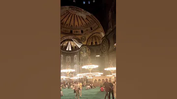 مشاهد ساحرة لمسجد آيا صوفيا في الليل من الداخل والخارج 