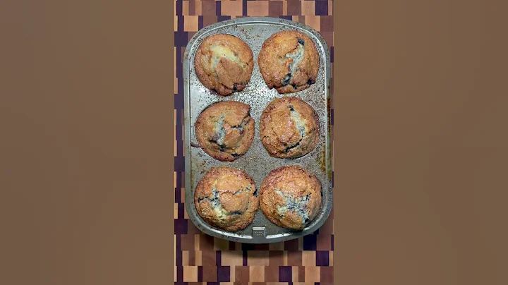 Blueberry Muffins + The Difference Between Baking Soda and Baking Powder