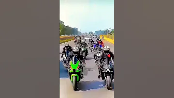 Koi Nahin Tha Mere Sath Mein Rone Ko Aaine Mein Baitha Hun Guru Tha 