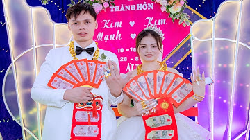 Đám cưới cô dâu chú rể vàng đeo trĩu cổ