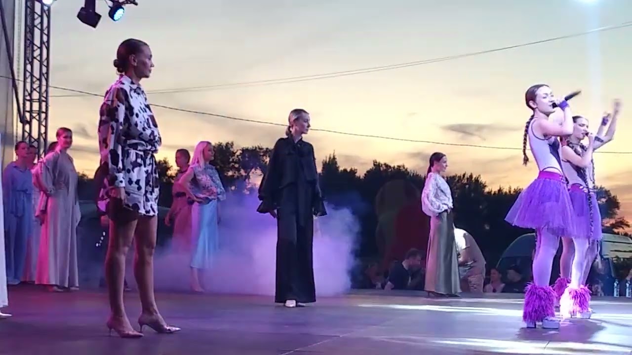 КТО  ПРИДУМАЛ  ЭТУ  ЛЮБОВЬ