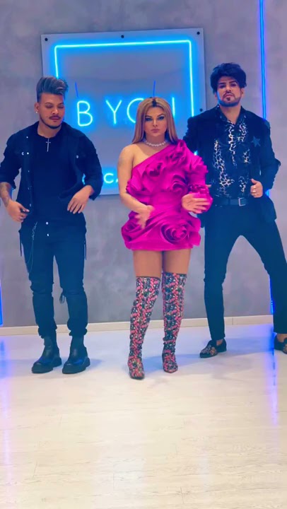 Trend ke CHAKKAR mei Kya dikha diya Rakhi Sawant ne 😨👙#shorts #dance #eshanmasih