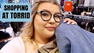 Shopping at Torrid & Seeing Fifty Shades | Weekly Vlog #8 screenshot 1