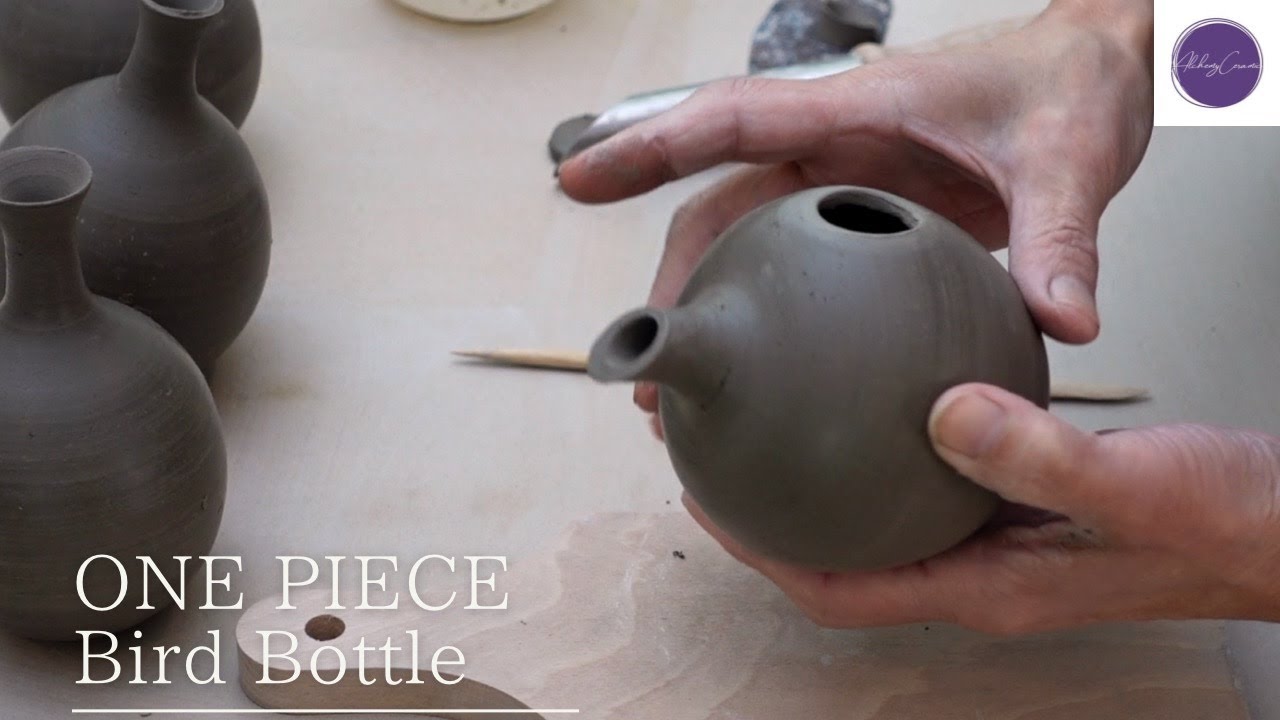 ONE PIECE Bird Bottle throwing on the potter’s wheel