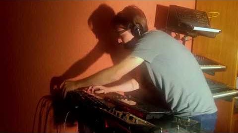 11 minute psychedelic jam(Prophet-8, korg ms-20, microbrute, XoxBox)
