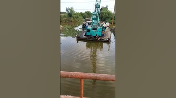 #shorts cần cẩu sáng cặp, cẩu ép cọc bê tông làm cầu đường. Hội cơ giới Việt Nam