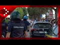 Peschiera del Garda, attimi di tensione sul lungolago con la polizia, presenti ultras Hellas Verona