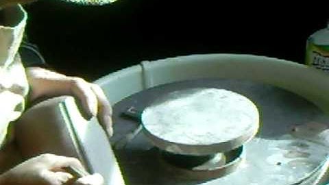 SIMON LEACH POTTERY~ Faceting and fluting a cylindrical form !