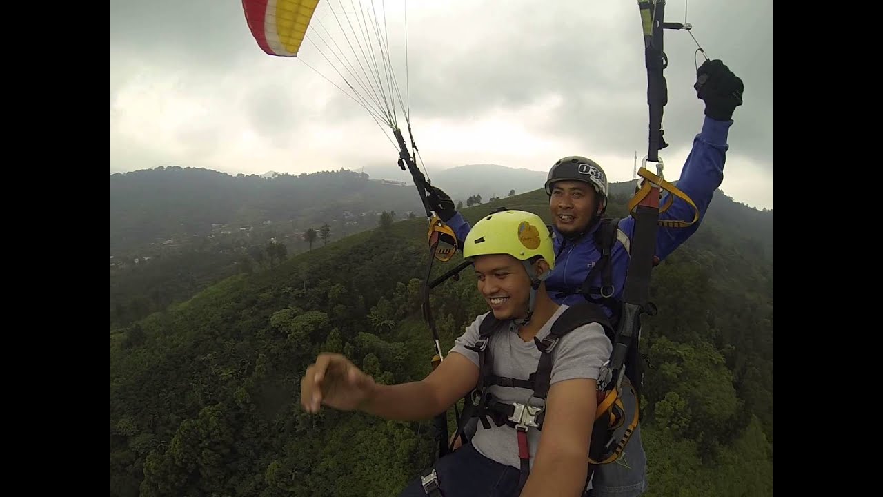 Paralayang Puncak Bogor HD YouTube Paralayang Puncak Bogor HD YouTube