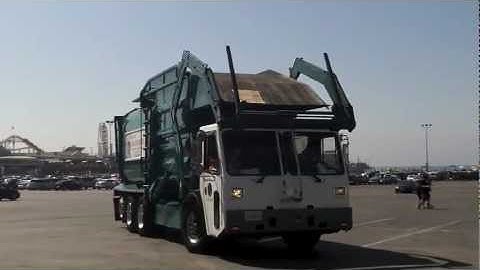 2009 CCC LET2 Amrep HX450 Front Loader