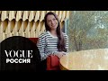 Что в сумке у актрисы Дианы Пожарской? | Vogue Россия