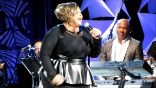 Video-Miniaturansicht von „Tamela Mann: "Take Me To the King" - Super Bowl Gospel Celebration New York, NY 1/31/14“