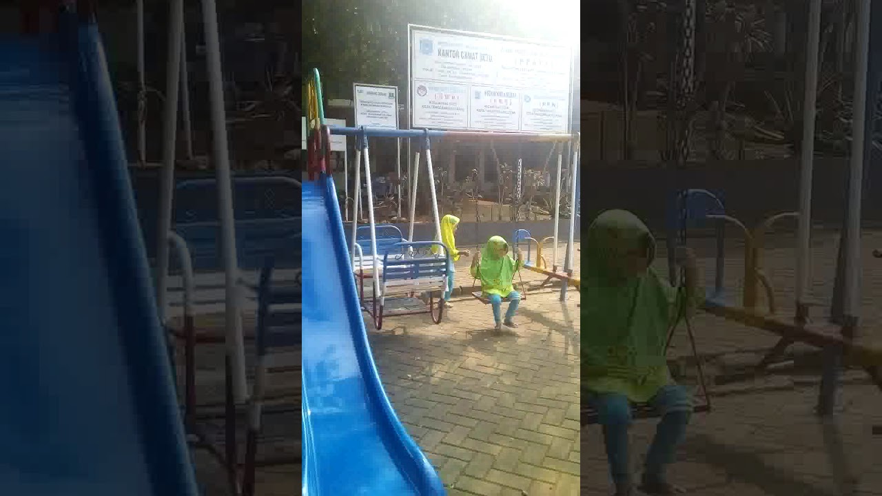 Tempat main anak di depan kantor kecamatan setu kabupaten tangerang