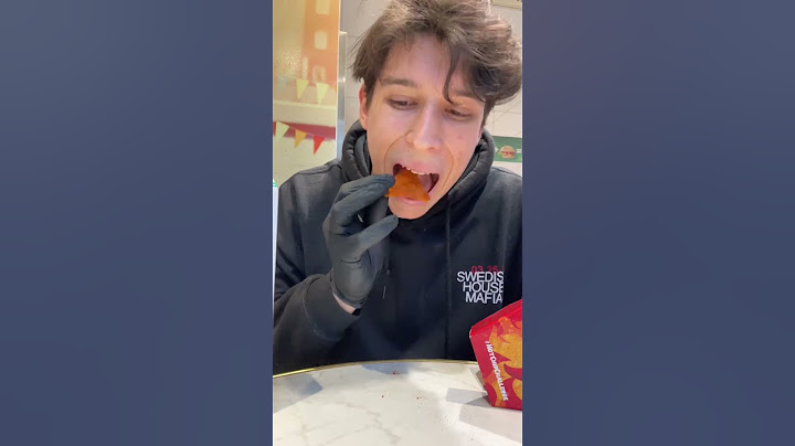 I eat the spiciest potato chip in the world #onechipchallenge #food