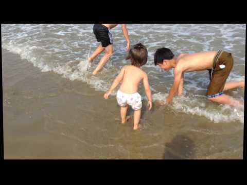 Видео: Усанд орох хүүхдүүд