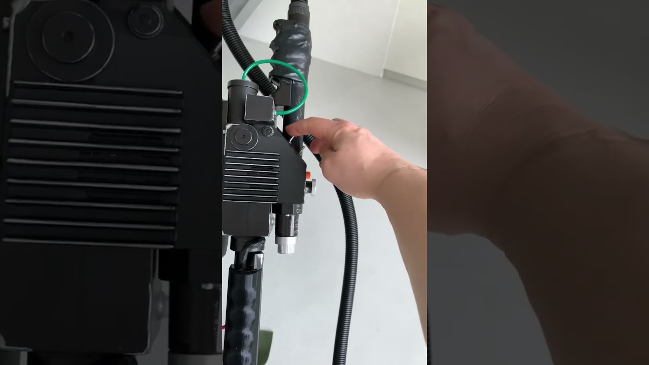 Hasbro Ghostbusters Proton pack communicates with wand! (Review)