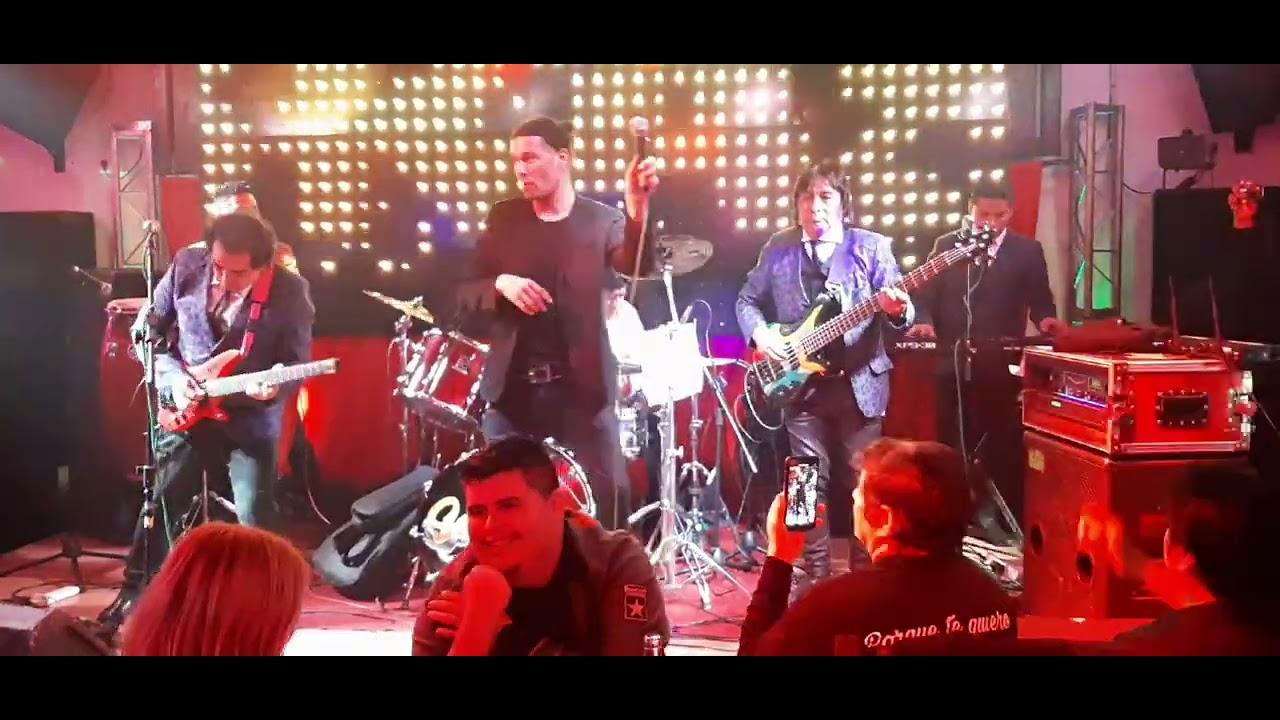 Grupo Sombras...Nada más (en vivo En el Maza Bar) de Gonzalez Catan