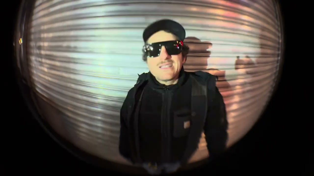 RETROGOTT & HULKHODN - EINE STADT VOLLER MENSCHEN