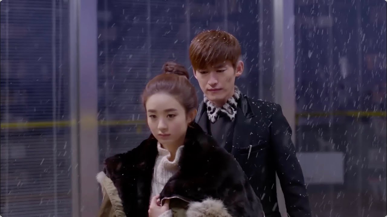 Шаньшань взяла вину на кого-то другого, генеральный директор был так обеспокоен, что погнался за ней