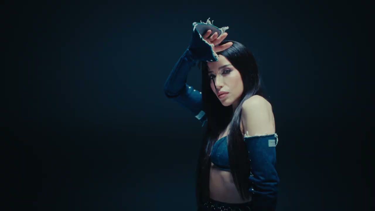 Burcu Güneş - BEN YANMAM (Official Music Video)
