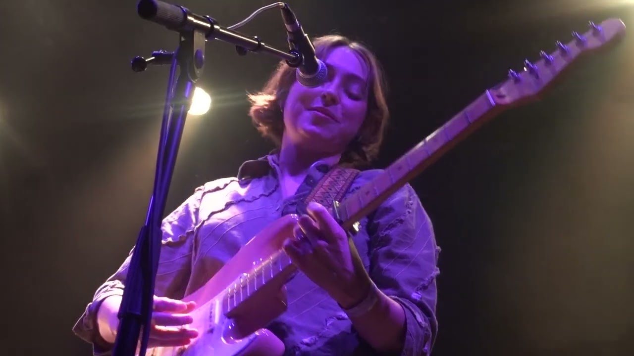 Watch "Mosquito", Stella Donnelly - Paris, Avril 2026 on YouTube Watch "Mosquito", Stella Donnelly - Paris, Avril 2026 on YouTube