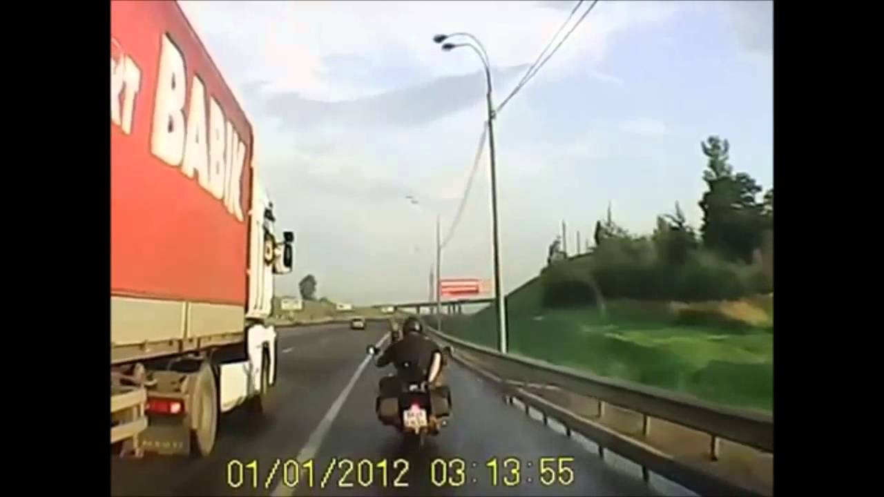 Секс с мальчиком 12ним на сене и поцпн 2 раза в сунул