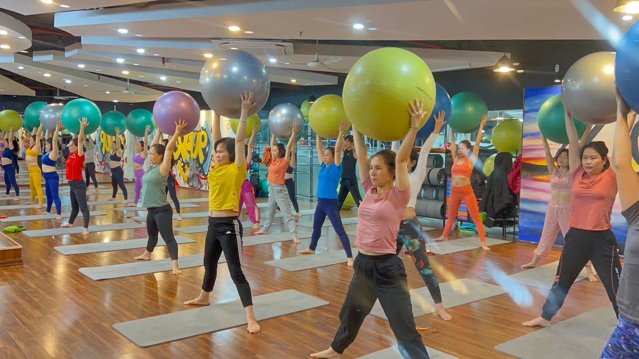 Yoga BÓNG nâng cao// BALL ⚽️ yoga//ujjal sardar //weigh loss