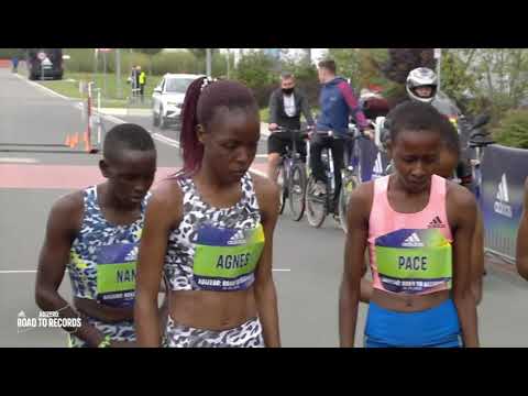 W 10km Road Race - Agnes Tirop (Kenya) - 30:01 - Herzogenaurach (Germany) - 2021 - World Record
