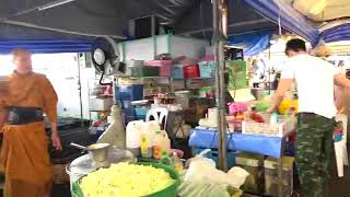 20171019 01 หลวงปู่พุทธะอิสระ ภาพบรรยากาศสดๆ  ณ ป้อมมหากาฬ เชิงสะพานผ่านฟ้าลีลาศ