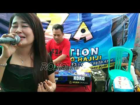 Tutup telinga Ayu octavia Nirwana live the boma