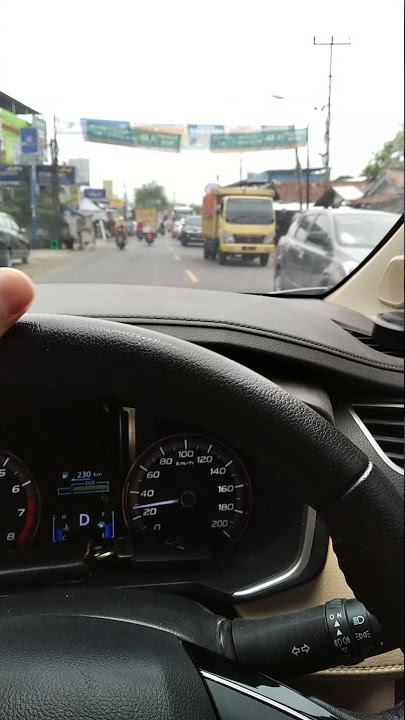 Nyetir Mobil Siang Hari