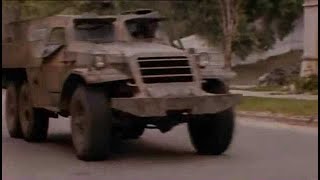 Дачная поездка сержанта Цыбули (1979) - car chase scene #2