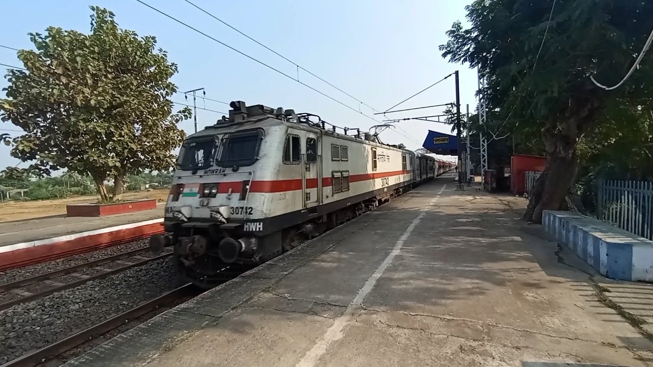 First LHB Run Of 12369 Howrah Dehradun Kumbh Express Brand New LHB ...
