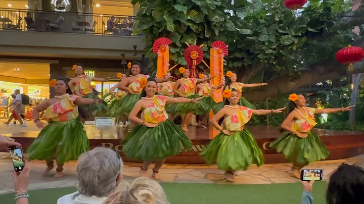 HULA SHOW - Halau Na Maka O Ka Laua'e at Royal Hawaiian Center, Waikiki  #hula, #hawaii, #huladance,